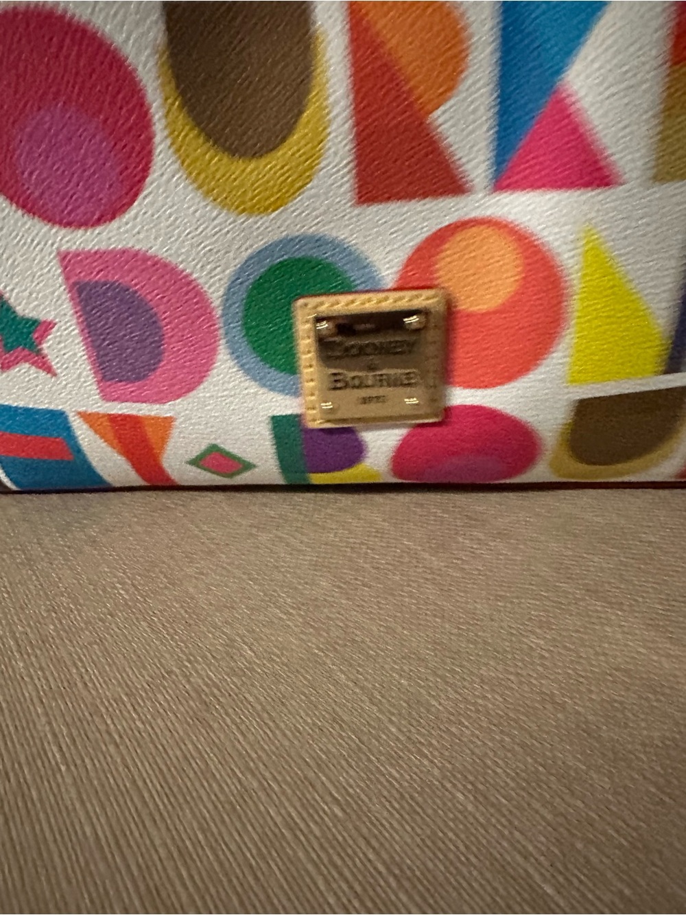 Dooney & Bourke - Art Deco Brenna Tote - New - Picture 4 of 10